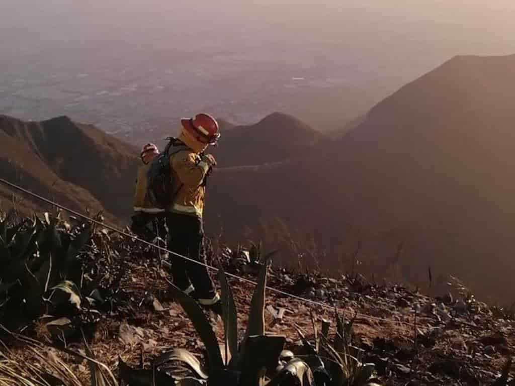 Reanudan Labores De Combate A Incendio En Cerro De La Silla