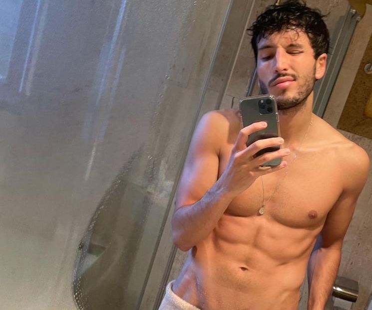 Sebastián Yatra posa desnudo en Instagram