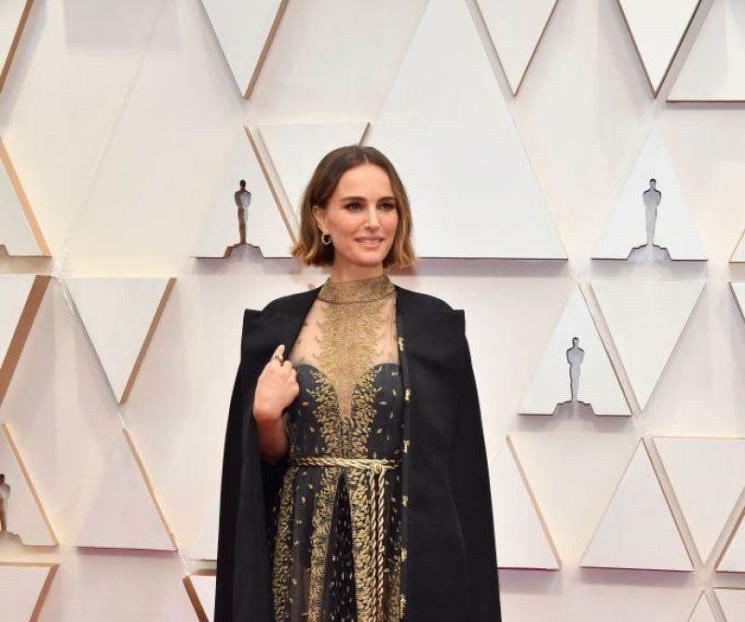 Critican a Natalie Portman por gesto feminista en los Oscar