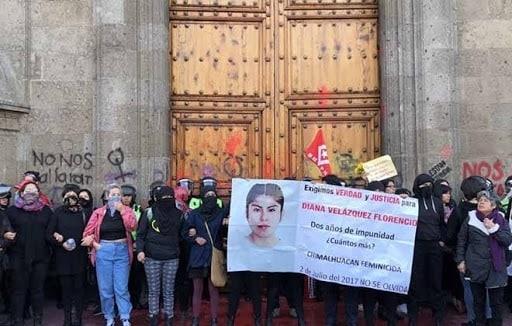 Protestan por feminicidios a AMLO en Guanajuato
