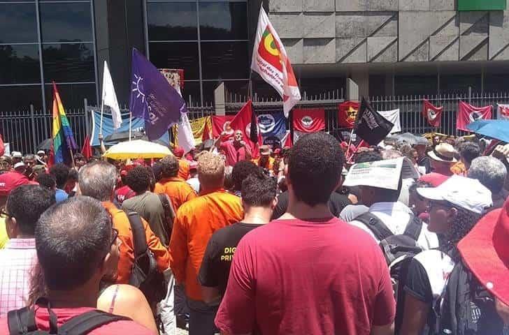 Huelga en Petrobras moviliza a 20 mil trabajadores