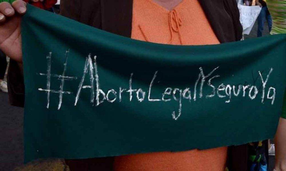 Mujeres se pronuncian en favor de aborto legal en el país