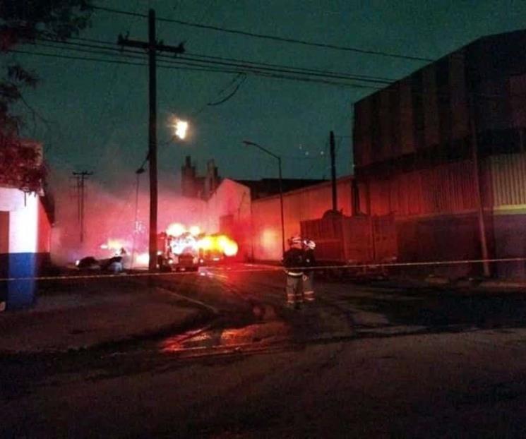 Se incendia bodega de tarimas en Col. Del Norte