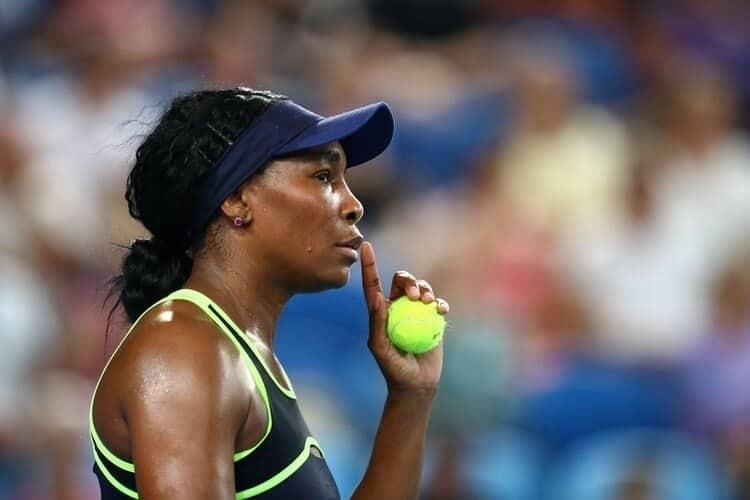 Venus Williams va por título en femenil