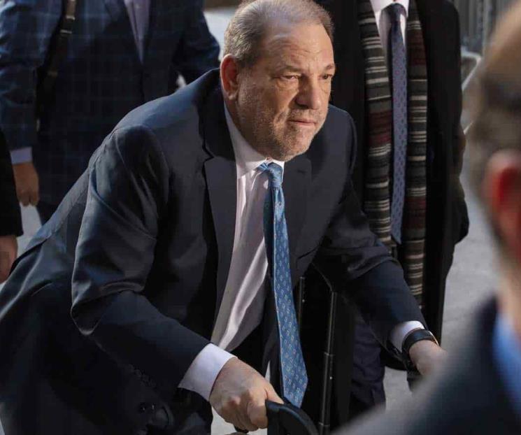 Weinstein es llevado a un hospital por presión arterial
