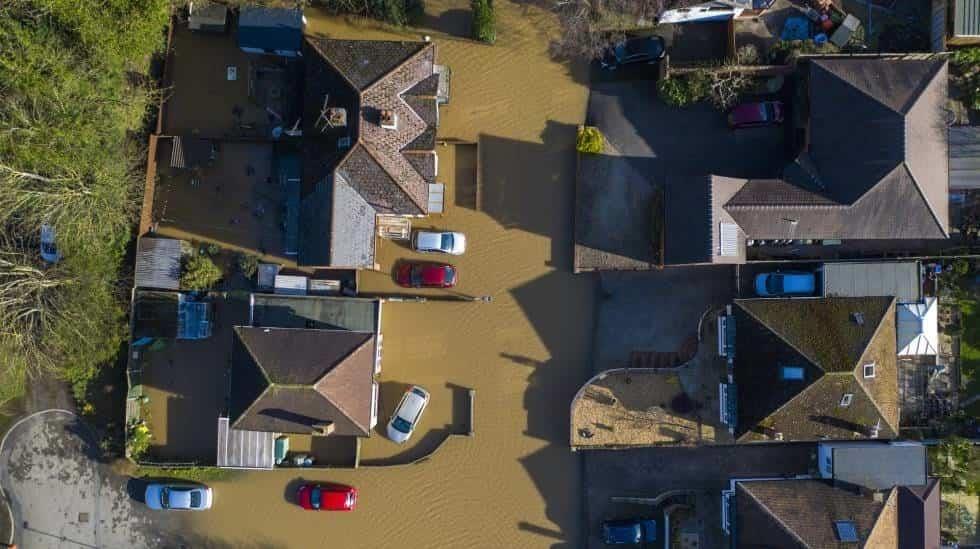 Presenta Inglaterra graves inundaciones