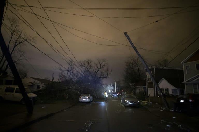 Sube a 19 cifra de muertos por tornado en Nashville