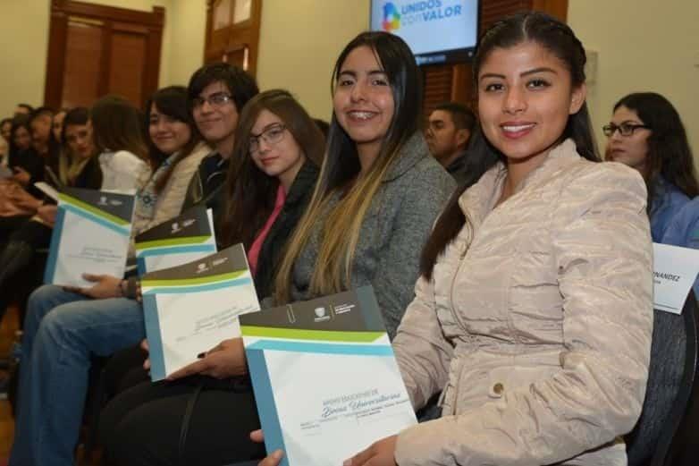 Estudiantes mexicanos son bien valorados en Canadá