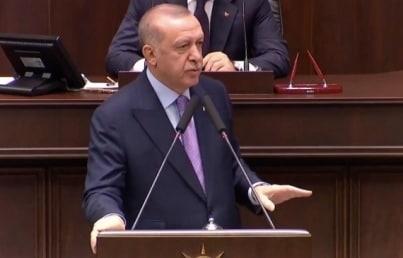 Erdogan pide a Grecia permitir el paso de refugiados