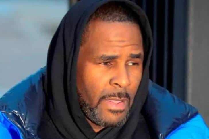 R. Kelly enfrenta nuevos cargos por violar a una menor