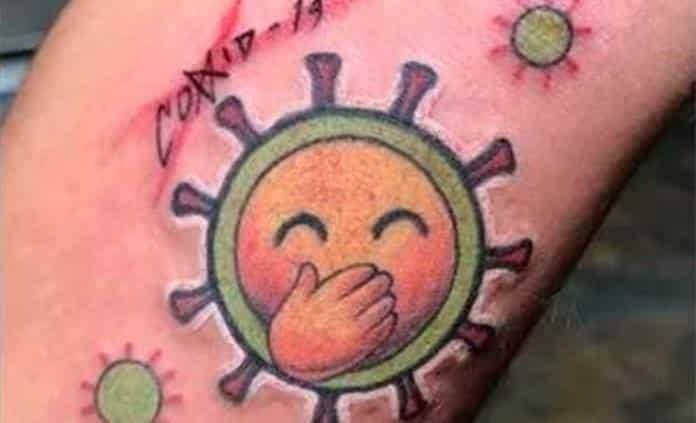 Causa polémica tatuaje del coronavirus