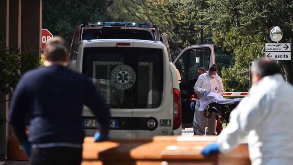 Mueren en Italia 793 por coronavirus en un día; nuevo récord