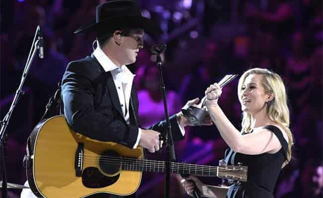 Premios a la música country se postergan hasta septiembre