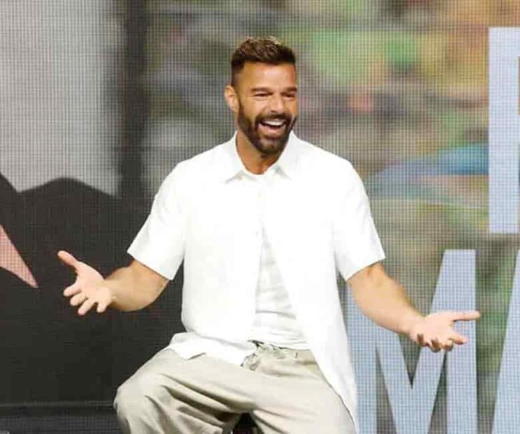 Busca Ricky Martin reunir fondos para médicos