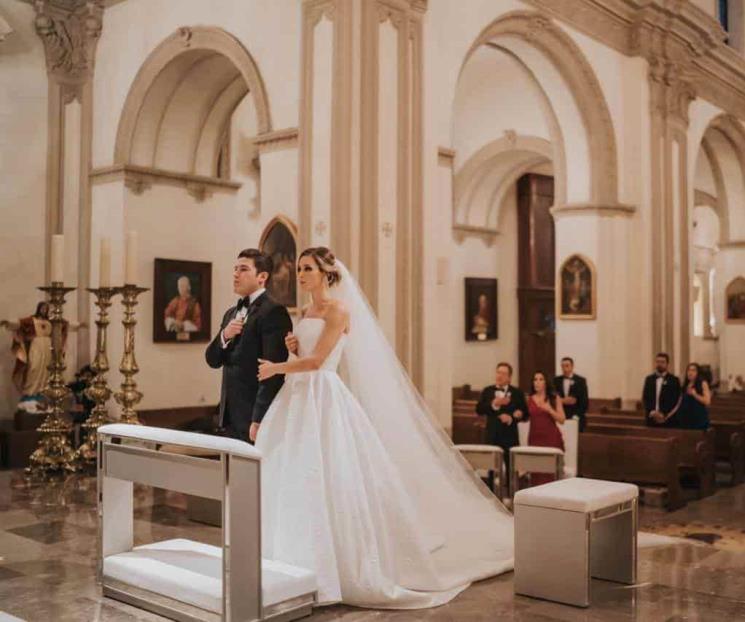 Desafía Samuel recomendaciones y se casa en Catedral