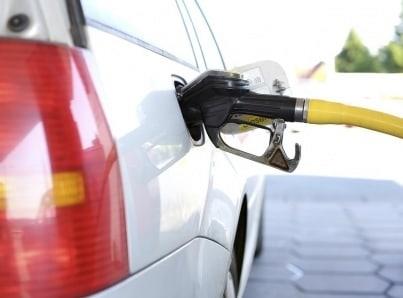 Precios bajos de las gasolinas por caída precio del petróleo