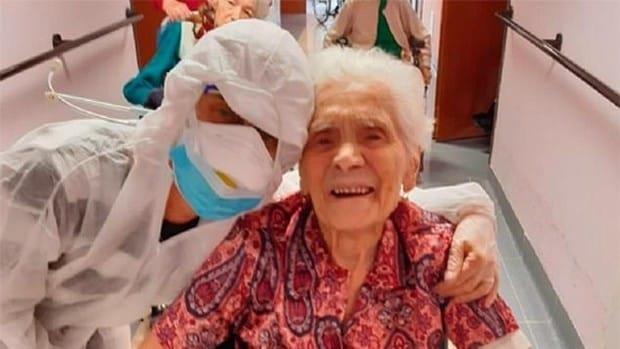 Vence mujer de 104 años al COVID-19