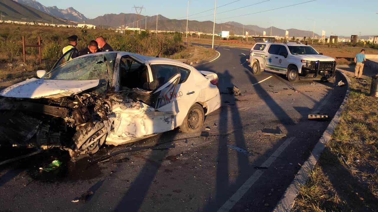 El accidente dejó al conductor sin vida y su acompañante lesionada