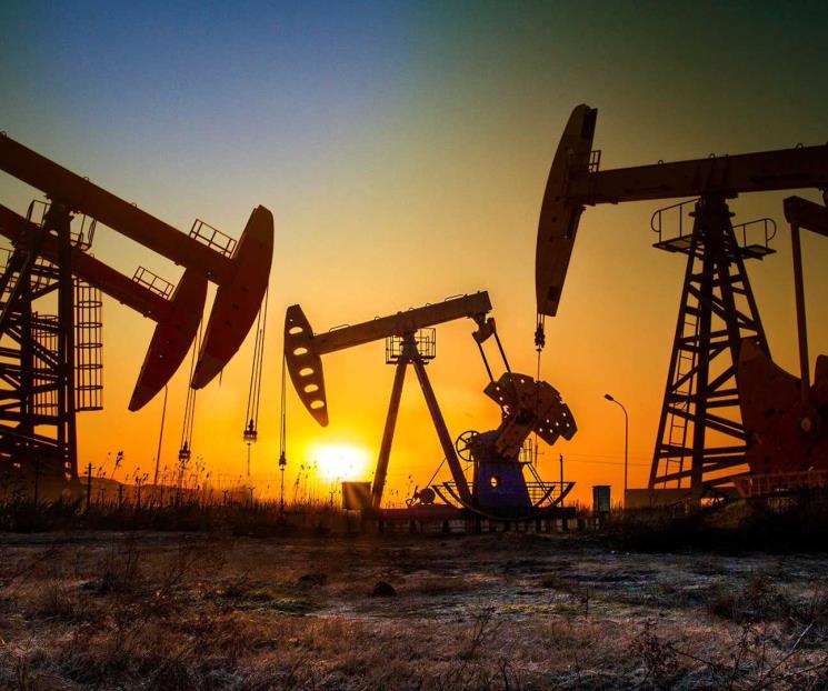 Demanda de petróleo en abril, la más baja en 25 años
