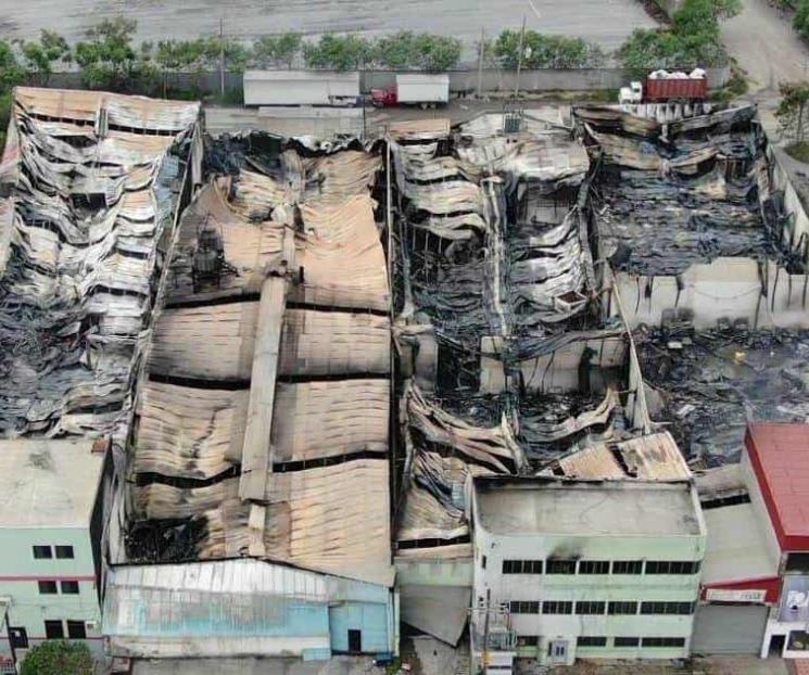 Logran controlar incendio en García; deja 5 empresas dañadas