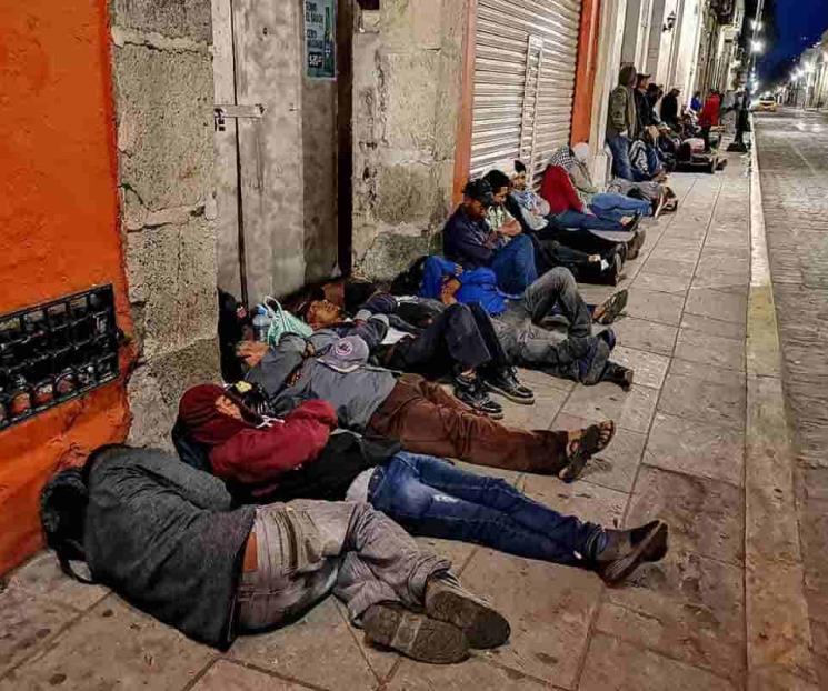 Duermen en calles campesinos por apoyos federales
