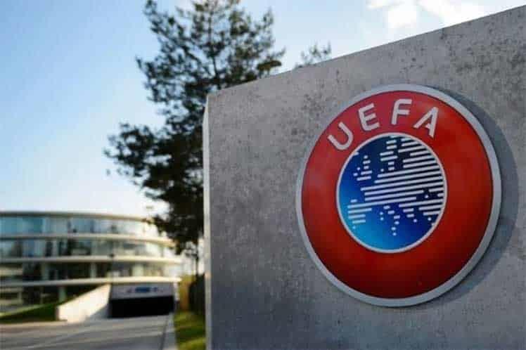Insta UEFA a Federaciones a decidir sobre torneos