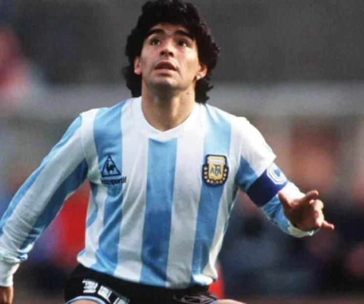 Subastan camiseta de Maradona por una buena causa