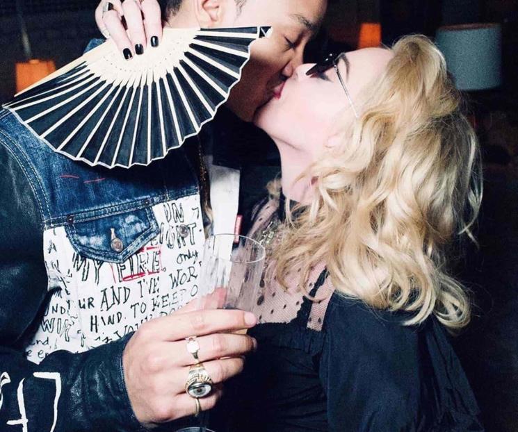 Madonna presenta a su nuevo novio, 35 años menor que ella