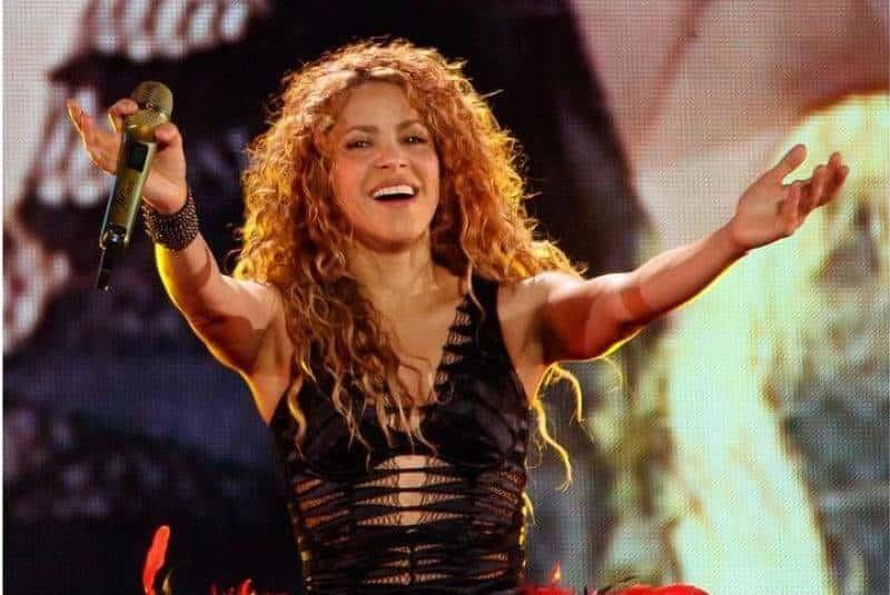Shakira dona 50 mil mascarillas y 10 respiradores