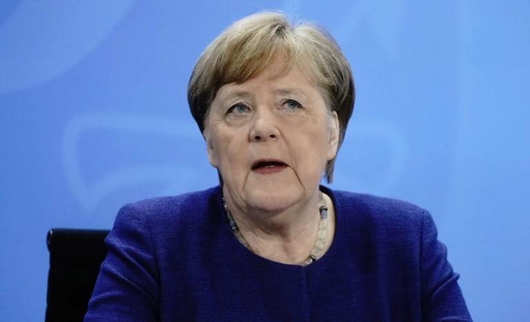 Pide Merkel una vacuna contra COVID-19 para todos