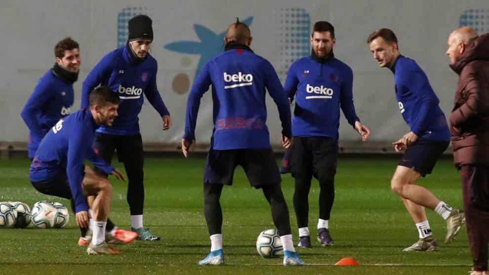 Barcelona cita a jugadores para pruebas de COVID-19