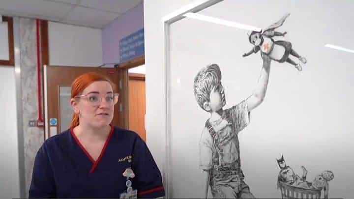 Deja Banksy obra en hospital
