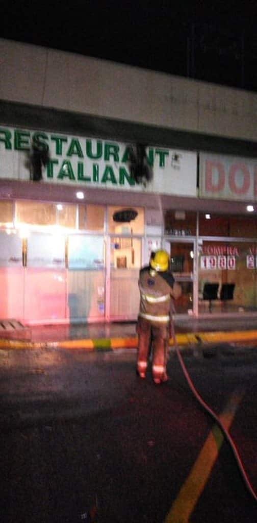 Se incendió el anuncio del restaurante de comida italiana