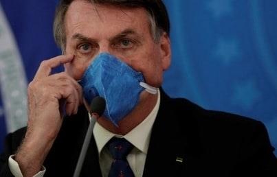 Bolsonaro pide disminuir aislamiento pese aumento de muertes