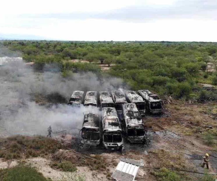 Destruye incendio  camiones de Ecovía