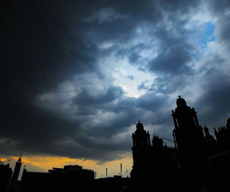 Pronostican nublados y fuertes lluvias en Valle de México