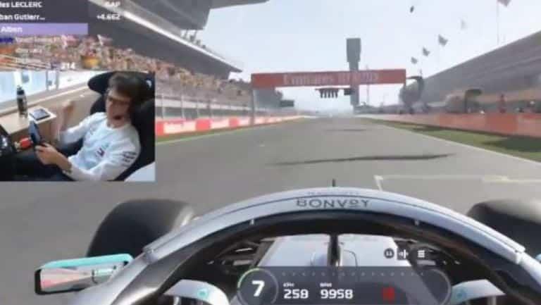 Esteban Gutiérrez sube al podio en carrera virtual