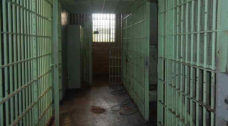 Registran 100 casos de COVID-19 y nueve decesos en cárceles