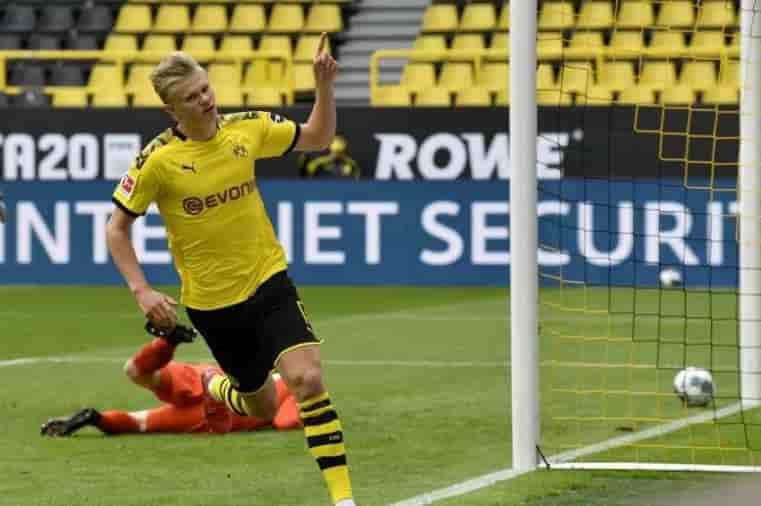 Haaland anota el primer gol en el regreso de la Bundesliga
