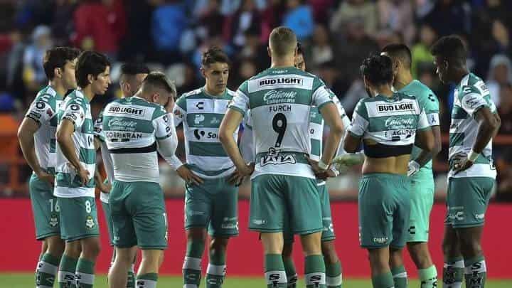 Ocho jugadores de Santos dieron positivo a Covid-19