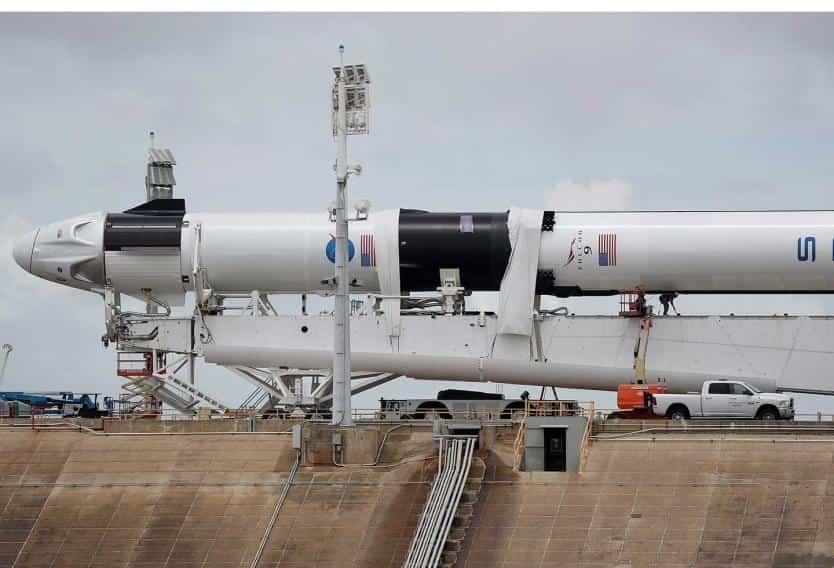 Cancelan lanzamiento de SpaceX por mal clima