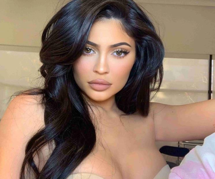 Kylie Jenner no es milmillonaria; Forbes la desenmascara