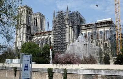 Reabre explanada de la Catedral de Notre Dame