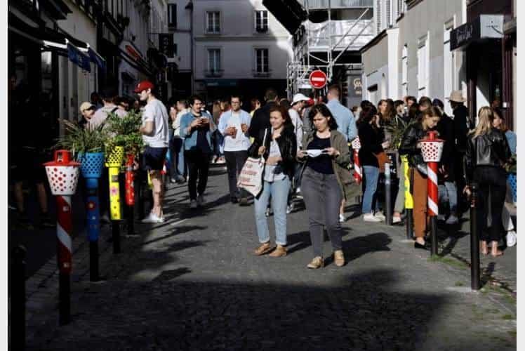 Francia reduce restricciones de viaje a sus ciudadanos