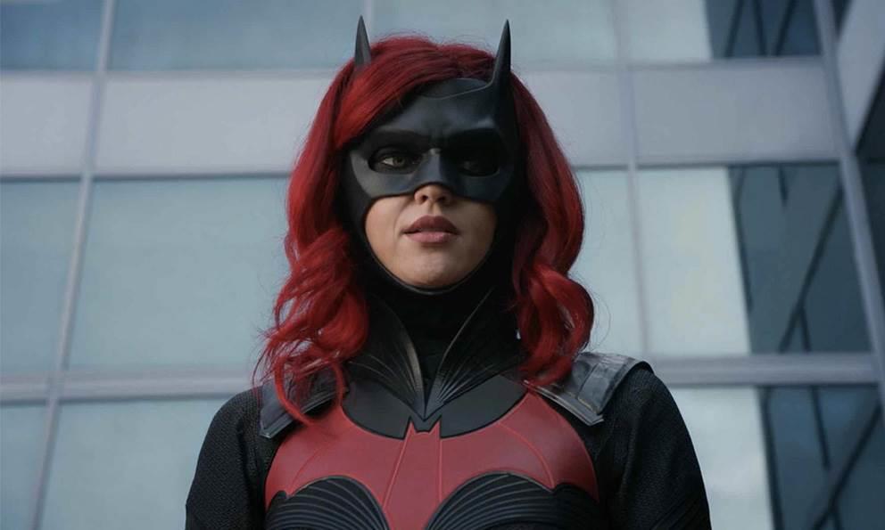 Batwoman revela identidad de su nuevo personaje