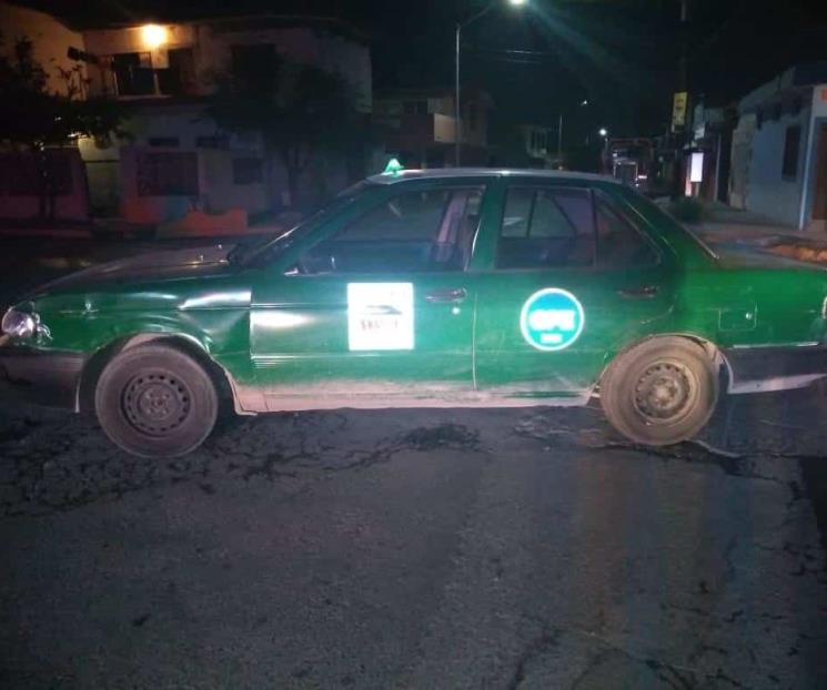 Roba taxi y lo detienen