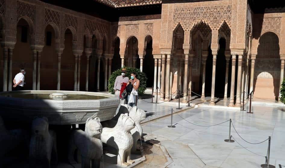 La Alhambra de Granada reabre después de tres meses