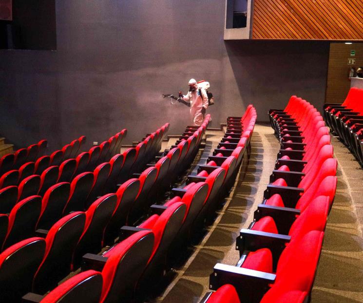 Sanitizan el teatro del Centro de las Artes