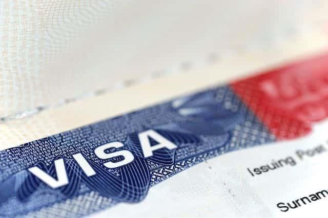 Expanden restricciones para visas de trabajadores extranjero