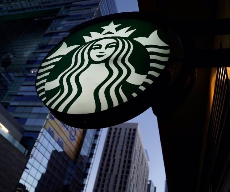 Starbucks suspende su publicidad en las redes sociales